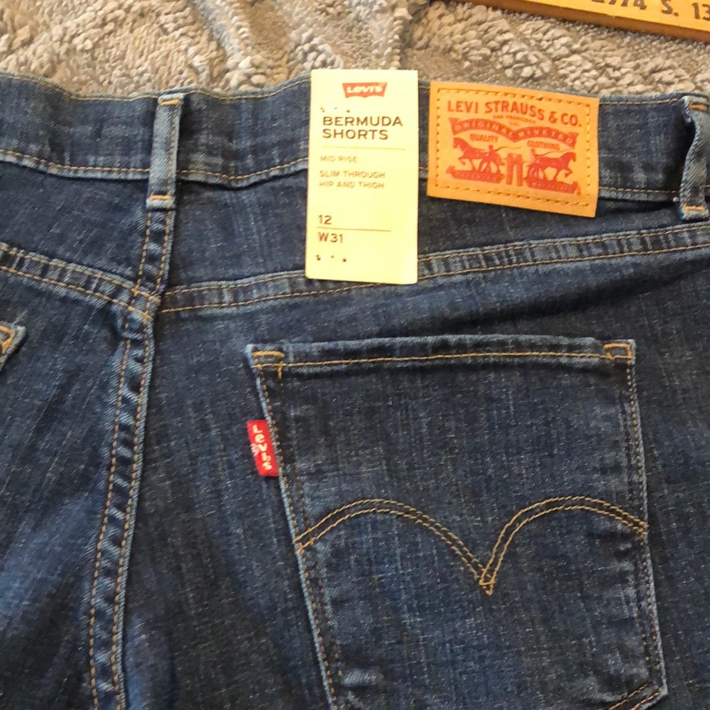 Levi’s Bermuda shorts 12 W31 mid rise slim